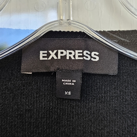 Express Women's Ribbed Black Long Sleeve Ruffle Cropped Sweater XS NWOT - Picture 4 of 5